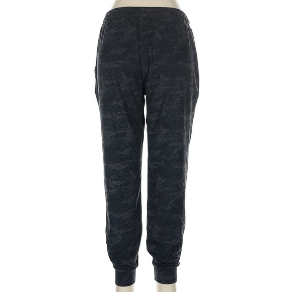 Vuori Performance Jogger Women's DreamKnit™ Joggers Black Camo Small - Picture 2 of 9
